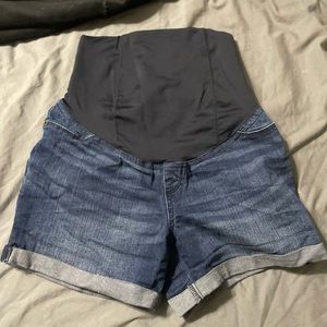 Isabel maternity size 2 shorts